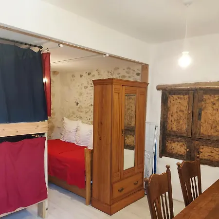 Cafe Bed & Breakfast *