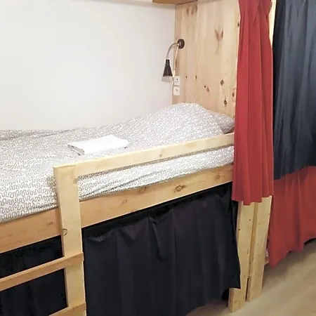 Cafe Bed and breakfast