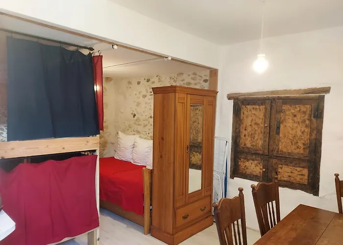 Cafe Bed & Breakfast *